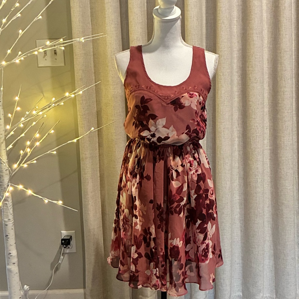 LC Lauren Conrad Pretty in Pink Floral Flowy Dress size 4 - Picture 2 of 9